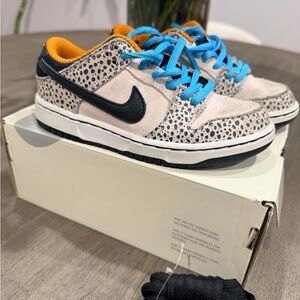 Nike SB DUNK 11c Kids' Speckled Sneakers - Black, Blue, and Orange